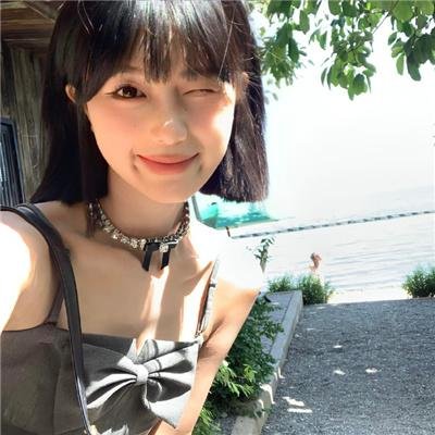 女服务员